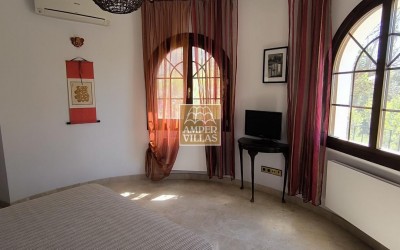 Fantastic villa with large plot, offering privacy and sea views.